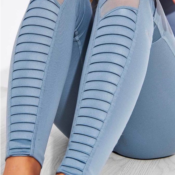 ALO Highwaist Moto Legging - NWT - Picture 3 of 8